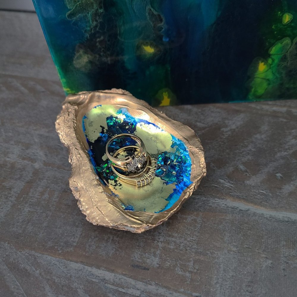 Classy Oyster Shell Trinket Dish, Iridescent Blue Green and Gold